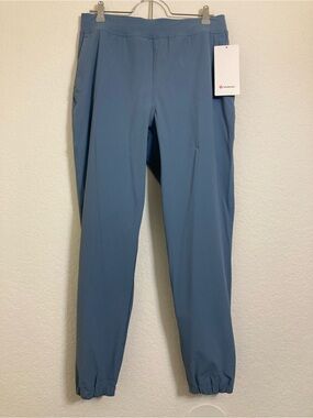 NWT Adapted state jogger size 8